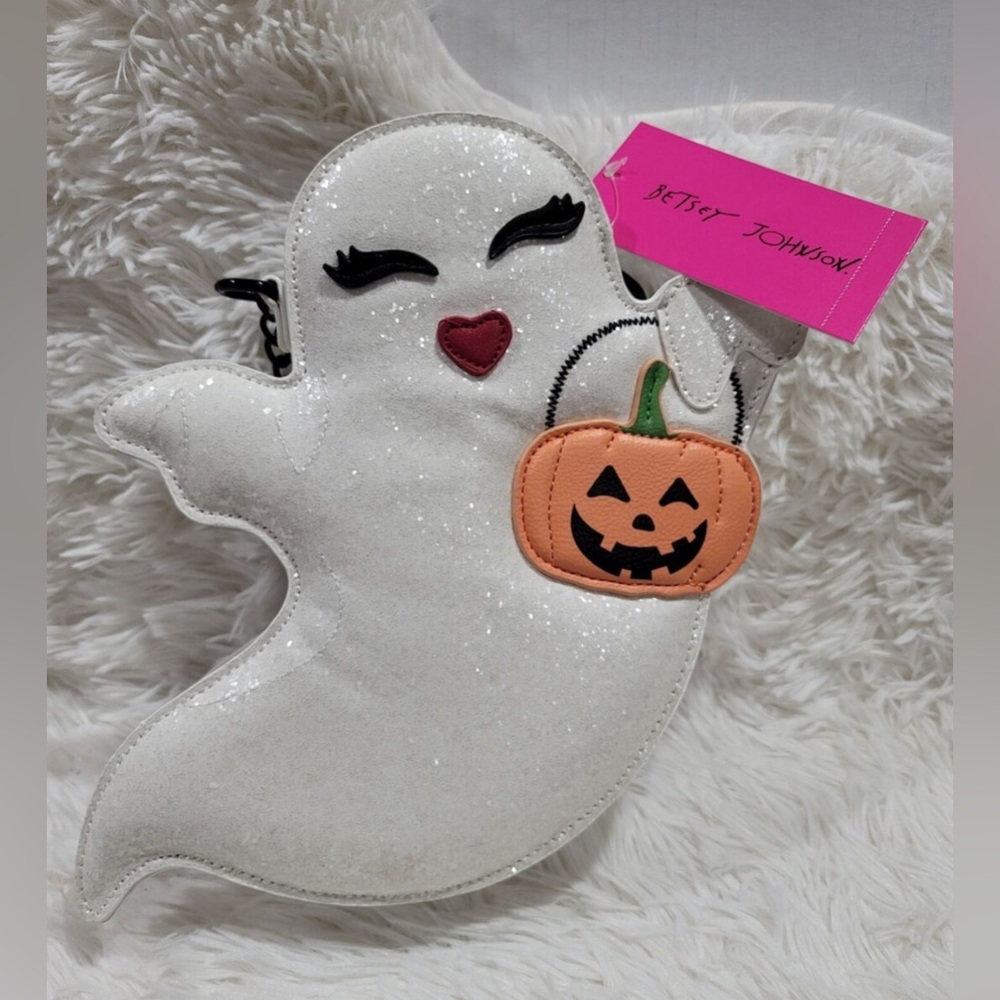 NWT🤩Betsey Johnson Kitsch Ghost Crossbody, White